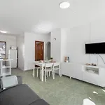 Ocean Breeze Penthouse Floritas
