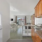 Ocean Breeze Penthouse Floritas *