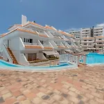 Ocean Breeze Penthouse Floritas